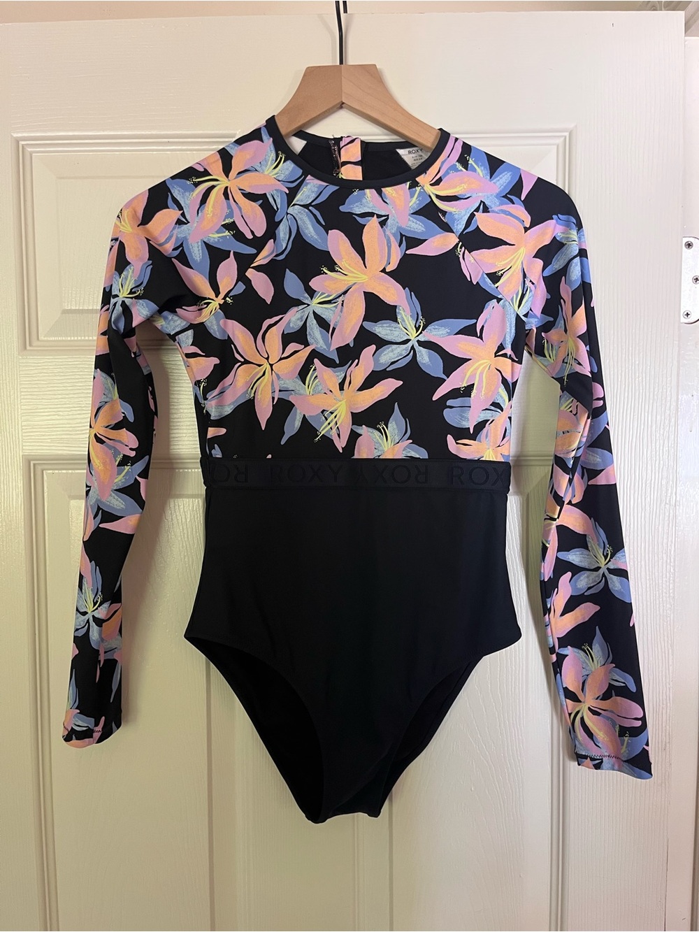 Roxy Black Long-Sleeve Floral One-Piece Surf Suit Rashguard